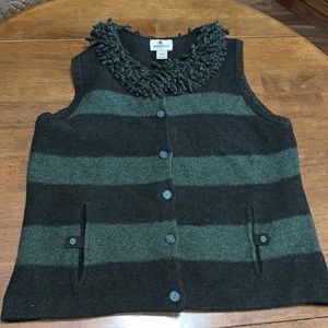 Woolrich Vest womens XL green fringe lambs wool